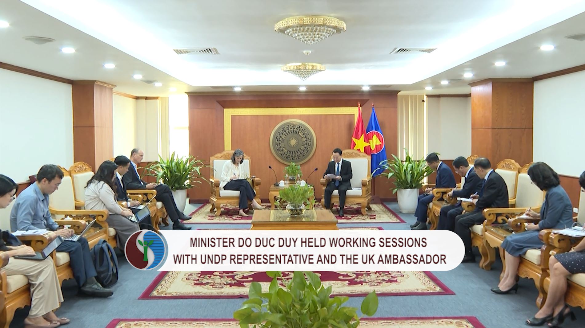 Minister Do Duc Duy held working sessions with UNDP representative and the UK ambassador - Bộ trưởng Đỗ Đức Duy tiếp đại diện UNDP và Đại sứ Vương quốc Anh